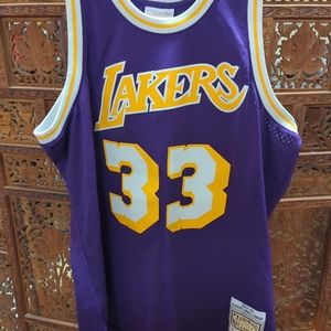 Mitchell Ness Hardwood Classics Abdul-Jabbar Lakers jersey. Size XL.